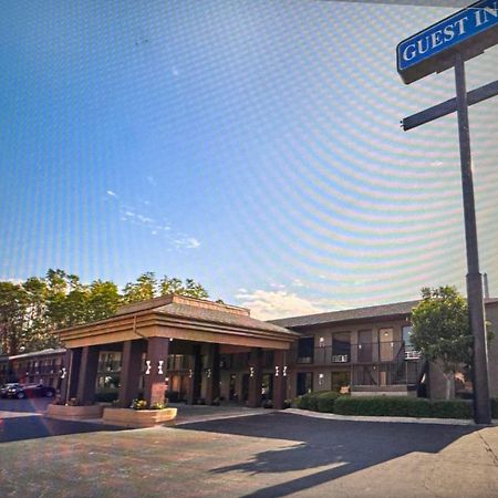 Guest Inn Лейк Сити Екстериор снимка