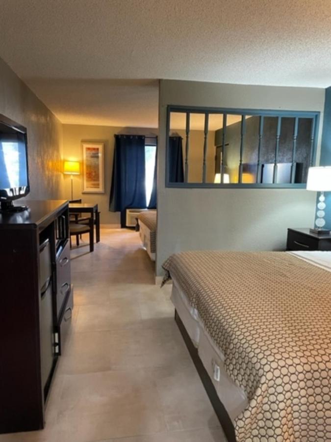 Guest Inn Лейк Сити Екстериор снимка