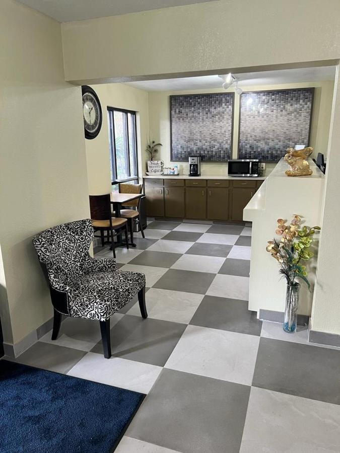 Guest Inn Лейк Сити Екстериор снимка